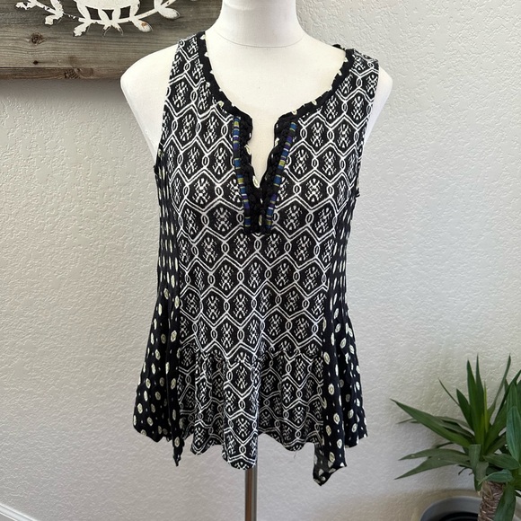Anthropologie Akemi + Kin Galapa black‎ and White Peplum Tank Top size M - Picture 1 of 9